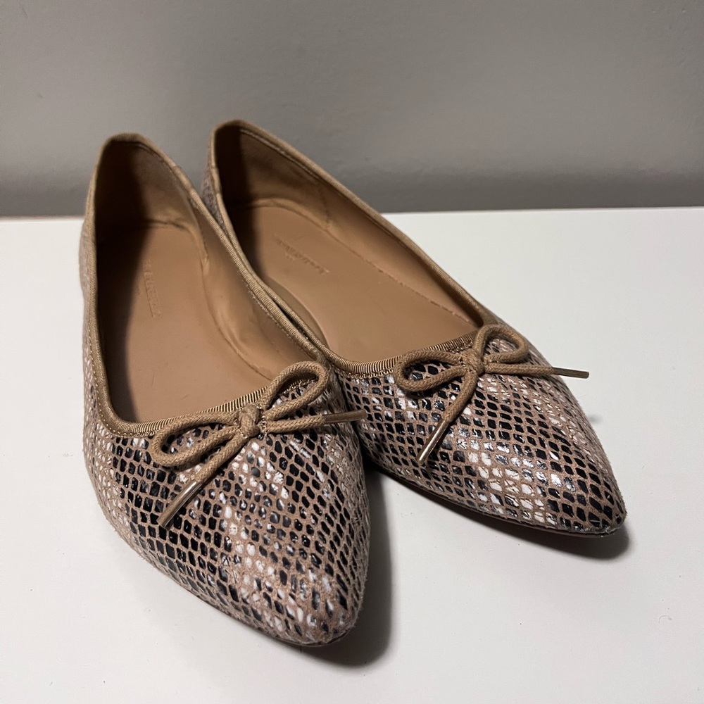 *SOLD* Banana Republic Tan and Brown Flats with Bow Detail